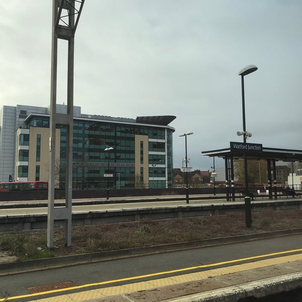 Photo taken at Watford Junction Railway Station (WFJ) by softtempo on 11/14/2017