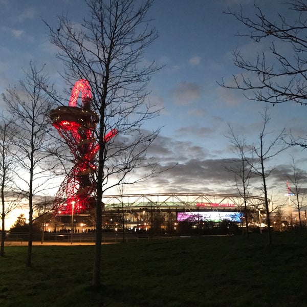 Photo taken at Queen Elizabeth Olympic Park by softtempo on 12/9/2016