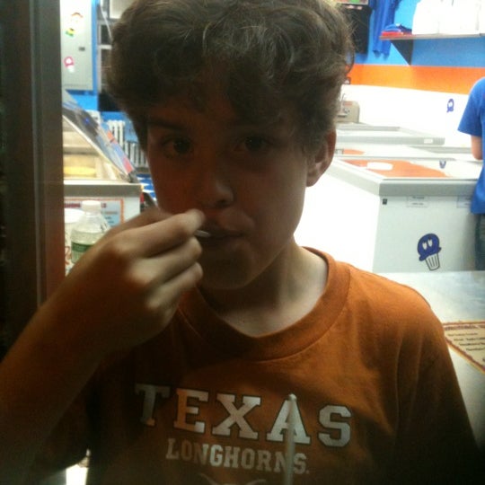 Photo taken at Ralph&#39;s Famous Italian Ices by Peter R. on 6/16/2012