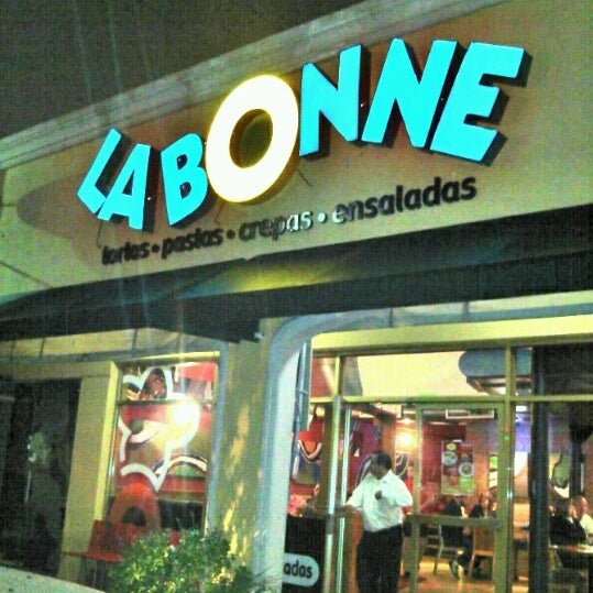 Photo taken at La Bonne by Raul B. on 11/24/2012