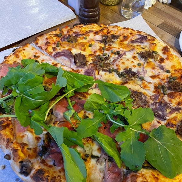 4/14/2022 tarihinde Mustafa K.ziyaretçi tarafından Pizza Fellas'de çekilen fotoğraf