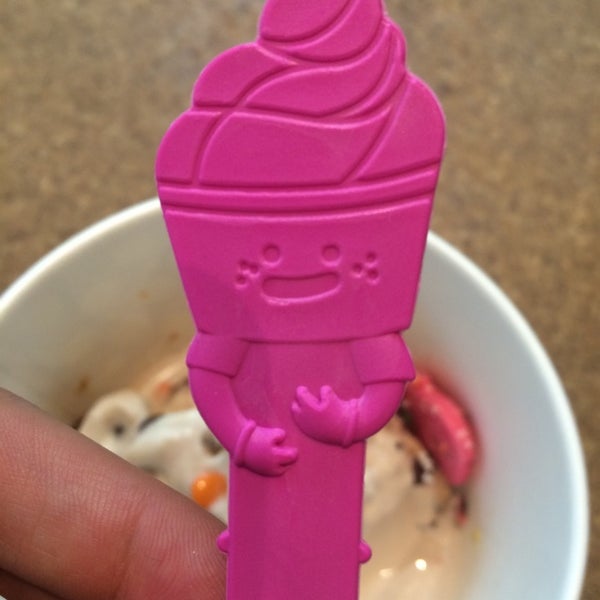 8/15/2014 tarihinde Pam S.ziyaretçi tarafından Tutti Frutti Frozen Yogurt'de çekilen fotoğraf