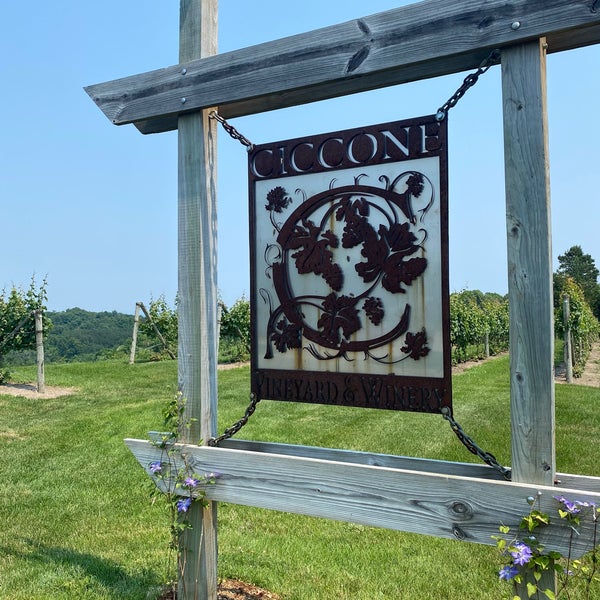 Foto diambil di Ciccone Vineyard &amp; Winery oleh Mark S. pada 7/3/2021