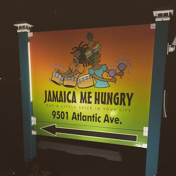 Photo taken at Jamaica Me Hungry by Rael P. on 6/1/2015