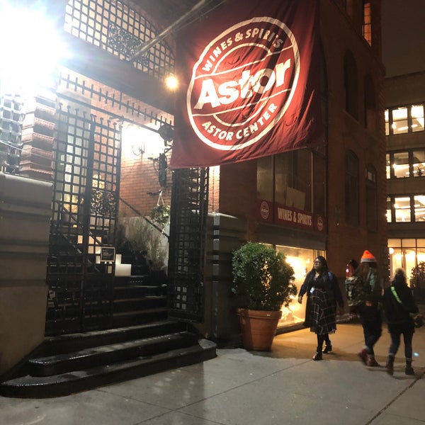 Photo prise au Astor Wines &amp; Spirits par Michael N. le2/27/2020
