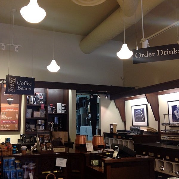 Photo taken at Peet&#39;s Coffee &amp; Tea by Henry L. on 6/1/2013