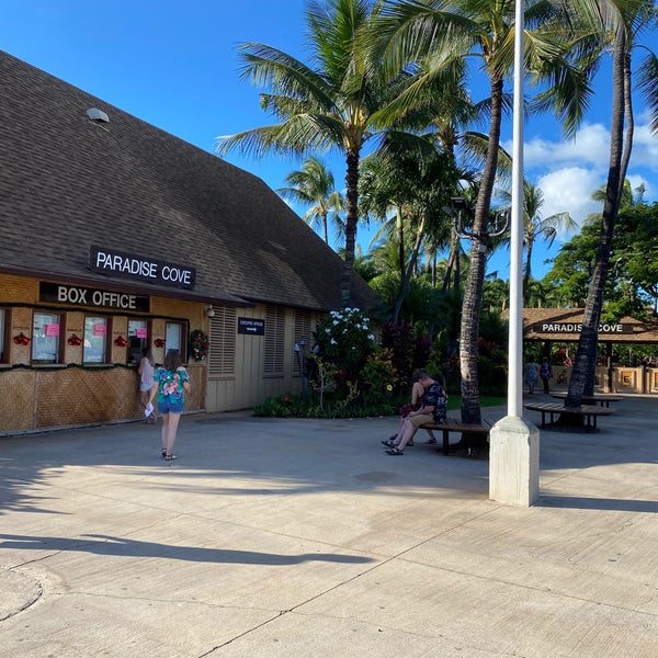 Photo taken at Paradise Cove Luau by Edgar J. on 12/29/2019