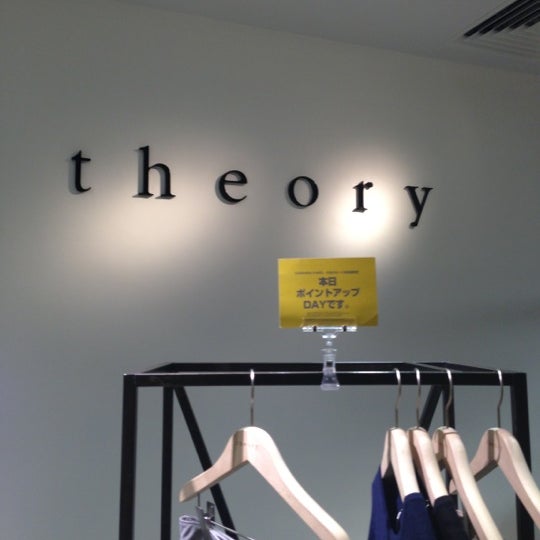 Photos At Theory 梅田大丸店 Boutique In 梅田