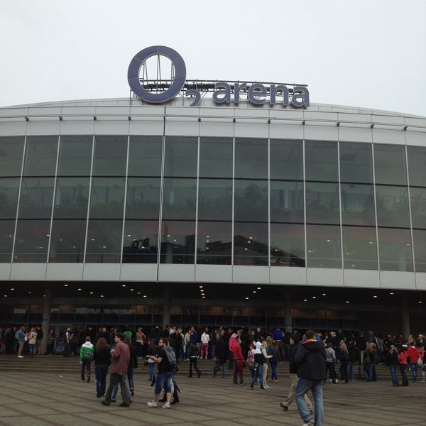 รูปภาพถ่ายที่ O2 arena โดย Crina เมื่อ 5/10/2013