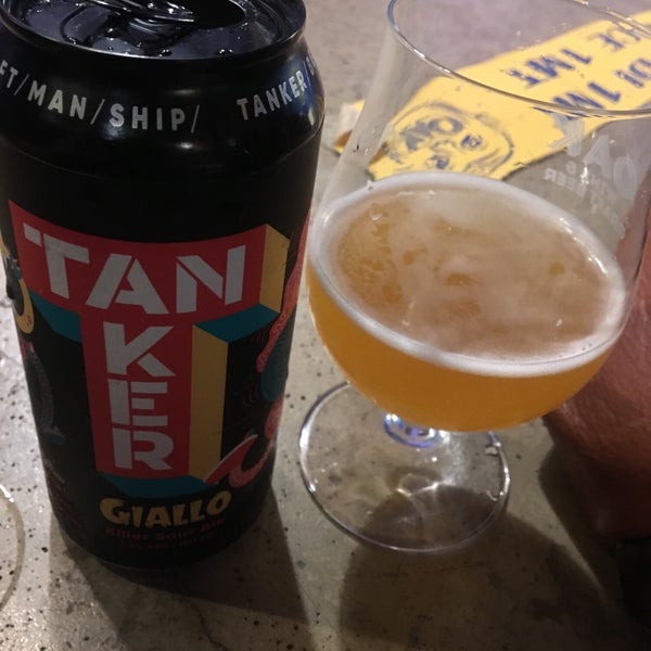 Photo taken at OAK Wine and Craft Beer by Alessandro C. on 6/24/2020