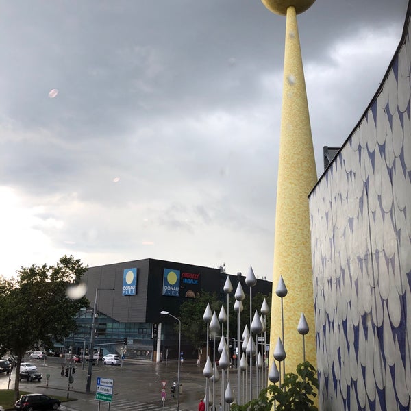 Foto tirada no(a) Westfield Donau Zentrum por Emre B. em 7/13/2019