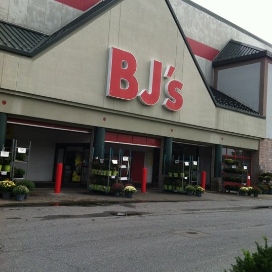 BJ's Wholesale Club Warehouse Store in Springfield