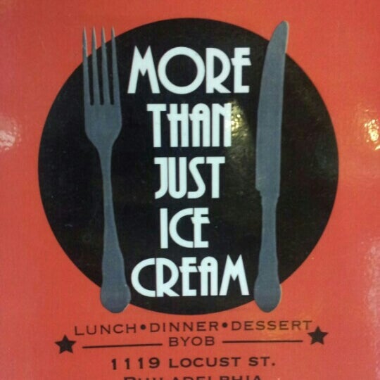 Photo prise au More Than Just Ice Cream par Toney S. le10/17/2012