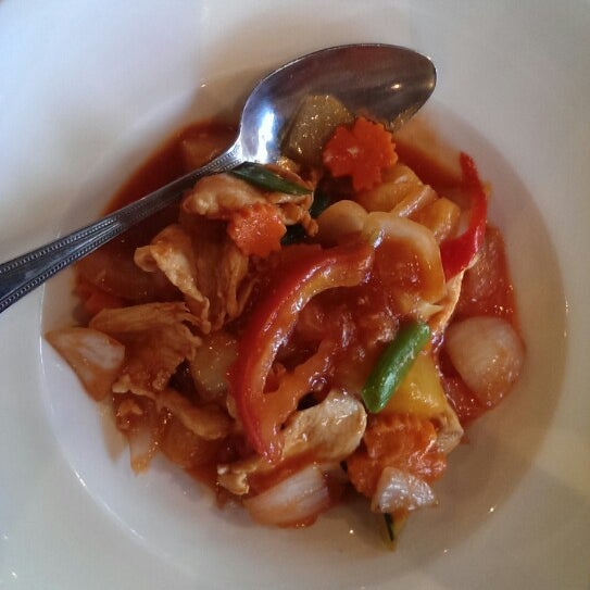 Das Foto wurde bei Sweet Lime Thai Cuisine von Shanna P. am 8/11/2013 aufgenommen