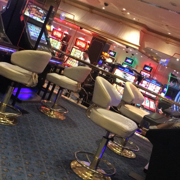 Foto diambil di Rocks Hotel &amp; Casino oleh Sedaaa pada 8/7/2022