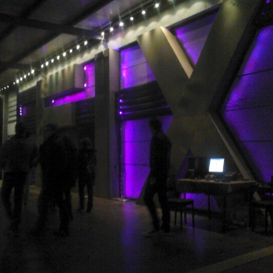 Foto tirada no(a) Fix Nightclub por Zeta K. em 12/14/2012