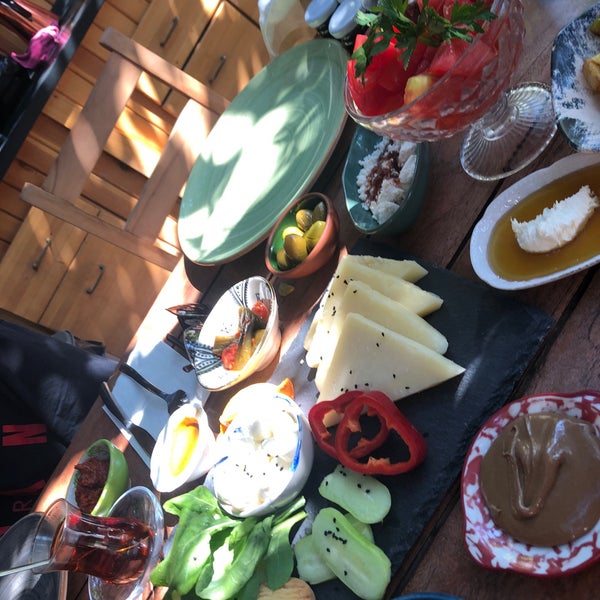 Das Foto wurde bei Bumba Breakfast Club von Şule D. am 7/13/2021 aufgenommen