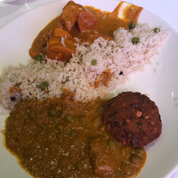 Photo taken at Rangoli India Restaurant by Donna F. on 8/31/2018