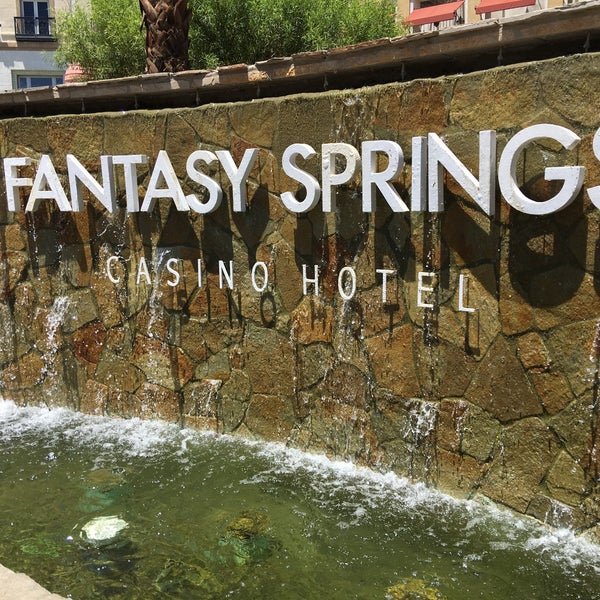 รูปภาพถ่ายที่ Fantasy Springs Resort Casino โดย maL💕u เมื่อ 7/2/2016
