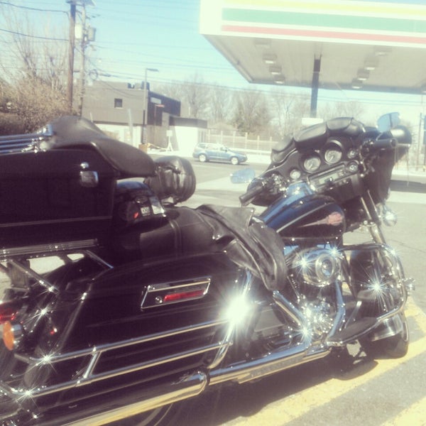 Foto diambil di Bergen County Harley-Davidson oleh David B. pada 4/21/2014