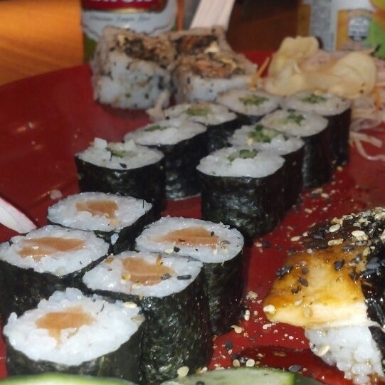 Foto diambil di Bentô Sushi Lounge oleh Gabi P. pada 2/28/2014