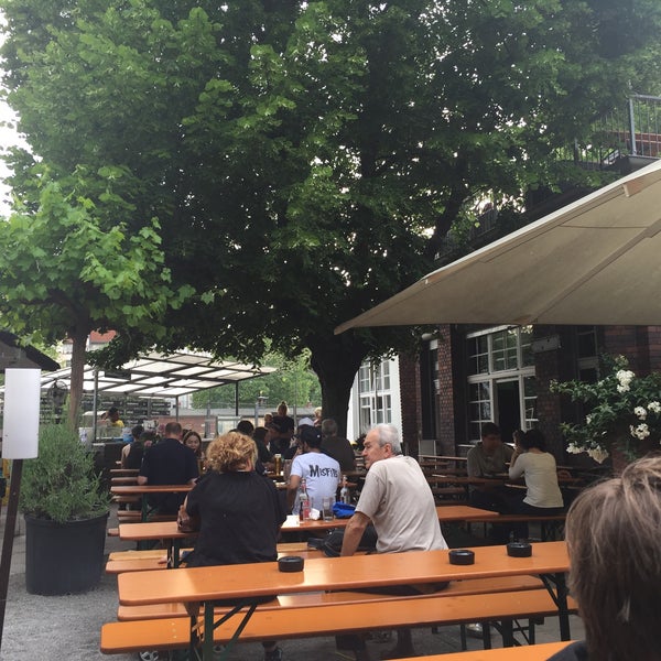 5/29/2016 tarihinde Powen S.ziyaretçi tarafından Golgatha Biergarten am Kreuzberg'de çekilen fotoğraf