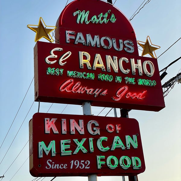 Photo taken at Matt&#39;s El Rancho by Steve S. on 7/17/2022