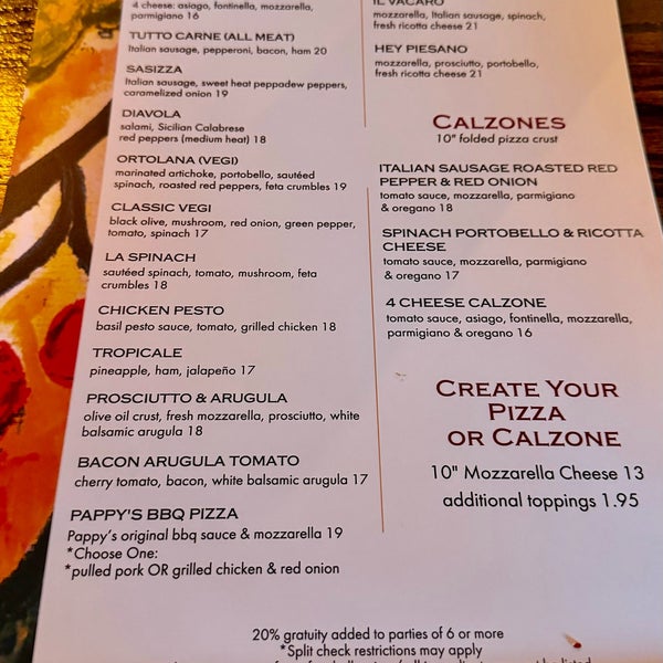 Foto diambil di Vito&#39;s Sicilian Pizza oleh Steve S. pada 5/18/2024
