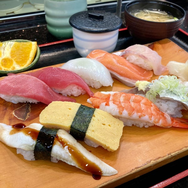 ジャンボおしどり寿司 Susi Restorani Da Fotograflar