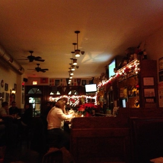 12/7/2012にIbrahim E.がLongbow Pub &amp; Pantryで撮った写真