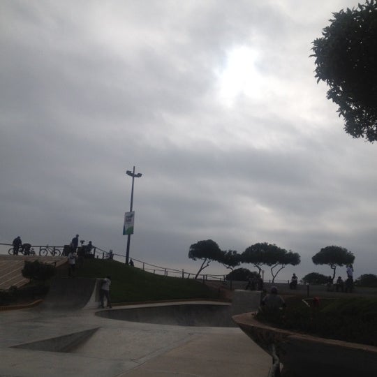 Photo taken at Skate Park de Miraflores by Magdiely A. on 11/9/2012