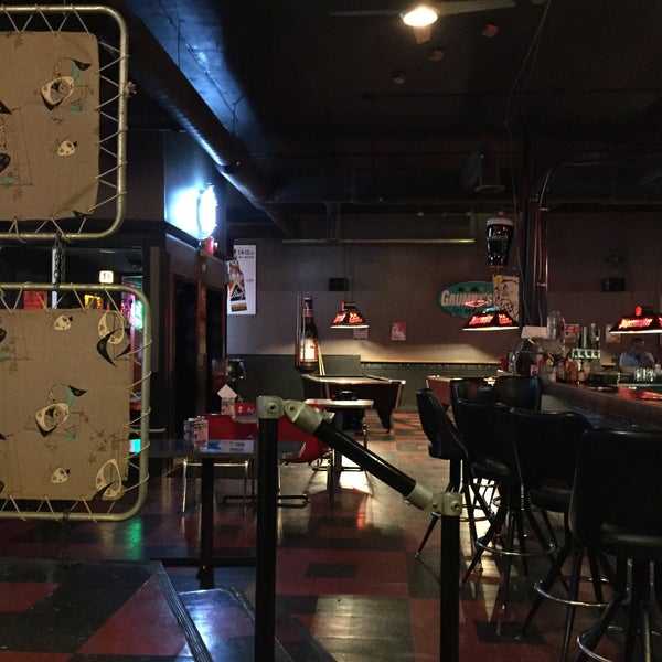 10/5/2015 tarihinde Cassie U.ziyaretçi tarafından Grumpy&#39;s Bar &amp; Grill'de çekilen fotoğraf