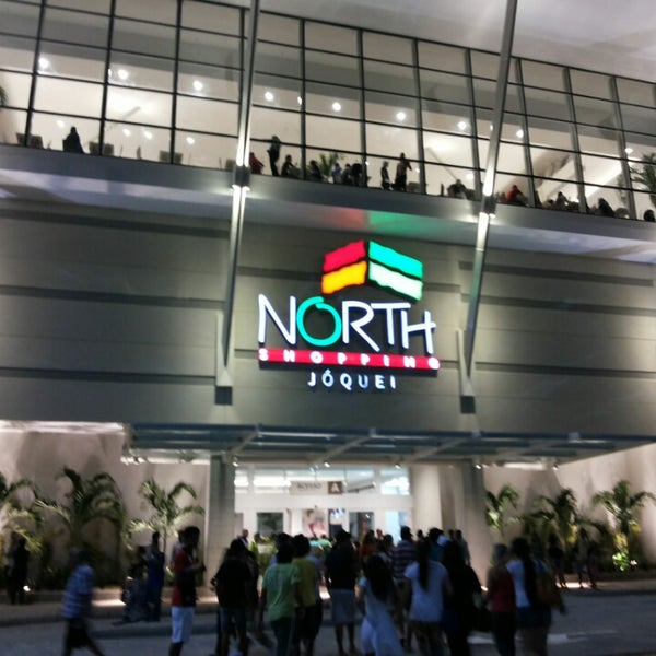Foto tirada no(a) North Shopping Jóquei por Léo V. em 10/30/2013
