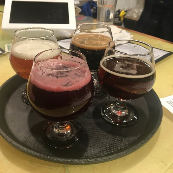 Foto scattata a The Intrepid Sojourner Beer Project da Kevin N. il 12/16/2018