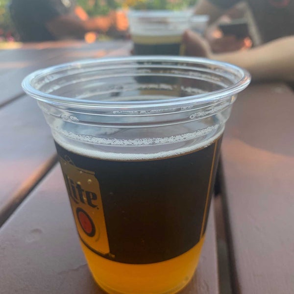 Foto scattata a Miller Lite Beer Garden da Kevin N. il 7/27/2019