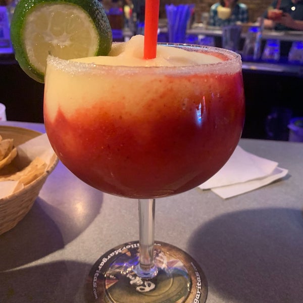 Foto diambil di Cesar&#39;s Killer Margaritas oleh Kevin N. pada 7/4/2019