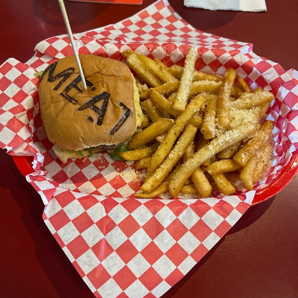 MEAT Eatery & Tap Room Plaza 88