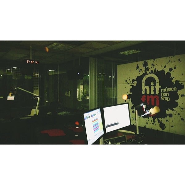 รูปภาพถ่ายที่ HIT FM - Música Non Stop โดย Jesús T. เมื่อ 3/3/2014