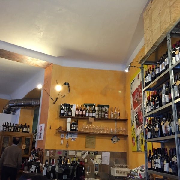 Foto tirada no(a) Vino Al Vino por Stacciaburatta em 5/21/2015