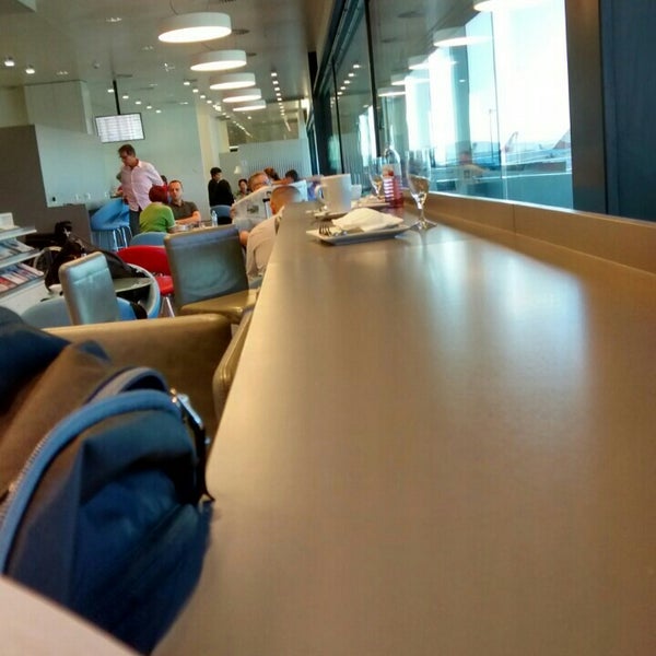Photo taken at Austrian Airlines Business Lounge | Non-Schengen Area by Pavel on 8/9/2014
