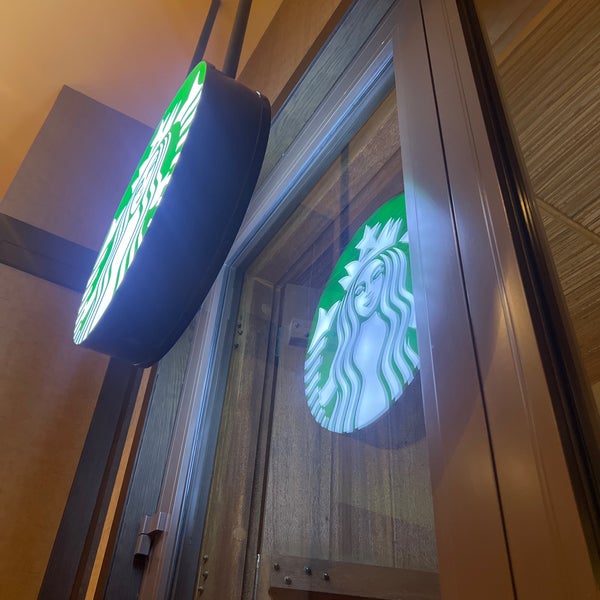 Photo prise au Starbucks par Katty 🇮🇹🇷🇺🇺🇸🇩🇪🇦🇪 le9/19/2023
