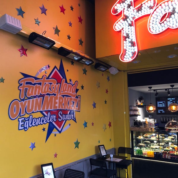 Foto scattata a Fantasyland Oyun Merkezi &amp; Coffee da Hakan A. il 4/22/2018
