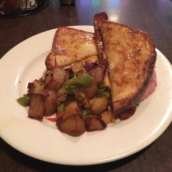 Had the French Toast Monte Cristo. If you're not used to a southern breakfast (like me) this may be not exactly what you have in mind for a good breakfast. Tasted good though.