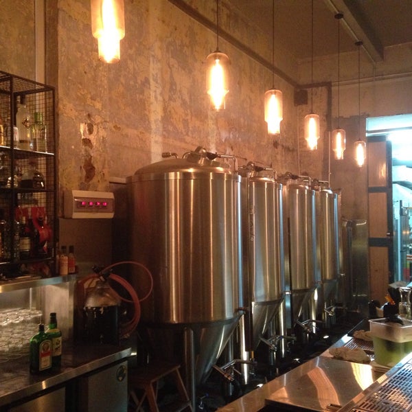 Photo taken at The 1925 Microbrewery &amp; Restaurant by Kiki K. on 7/2/2015