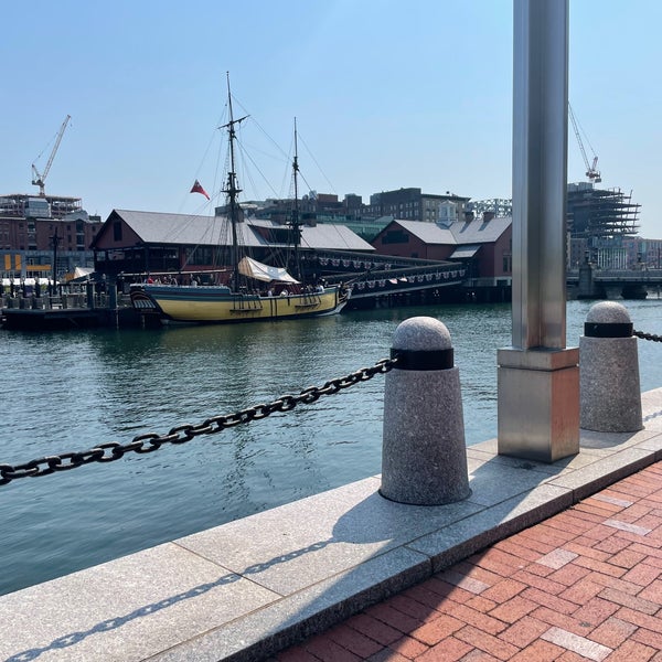 Foto tirada no(a) Boston Tea Party Ships and Museum por Andy H. em 9/10/2022