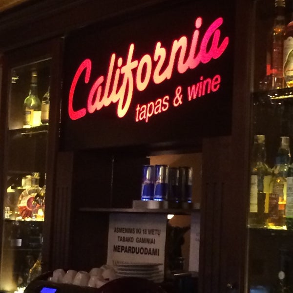 Photo taken at California Tapas &amp; Wine by Ге🅾🅿гий™ . on 4/13/2014