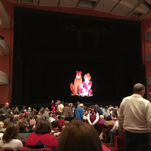 รูปภาพถ่ายที่ Fox Cities Performing Arts Center โดย Jenn B. เมื่อ 3/28/2015
