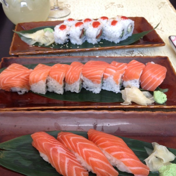 รูปภาพถ่ายที่ Tokyo Japanese Restaurant โดย Soniaa M. เมื่อ 6/16/2013