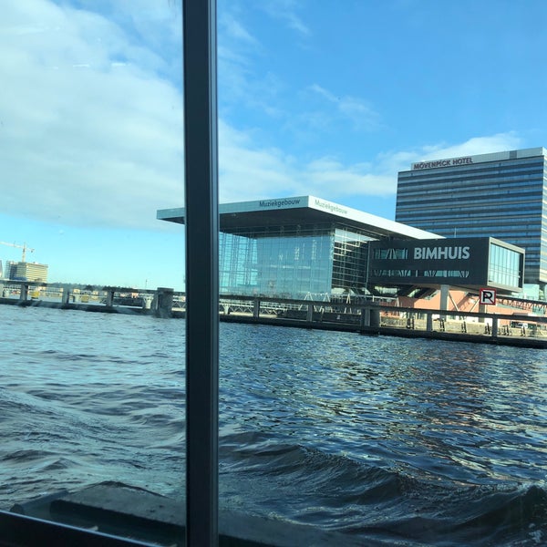 รูปภาพถ่ายที่ Muziekgebouw โดย Ammar เมื่อ 11/30/2019
