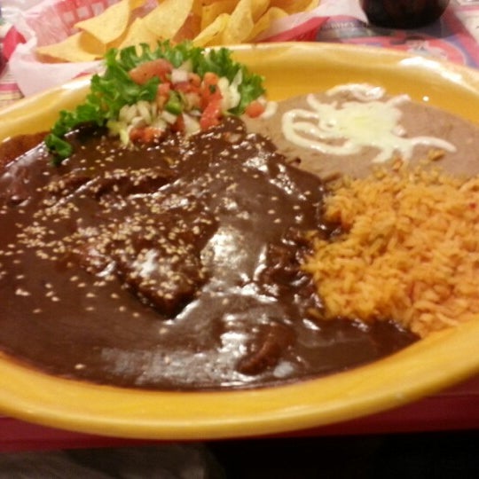 Снимок сделан в Tarahumara&#39;s Mexican Cafe &amp; Cantina пользователем Brian R. 12/31/2012